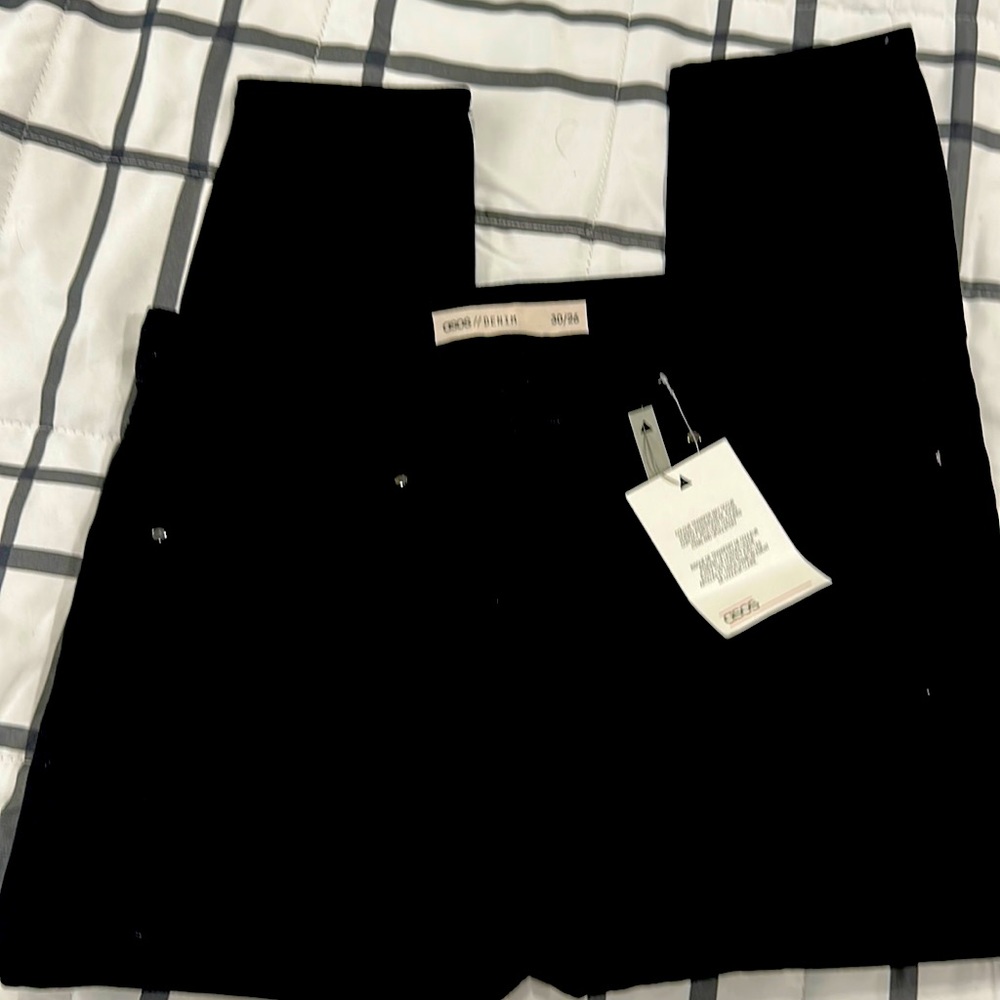 NWT ASOS Denim 24 Ripped Knee High Rise Skinny